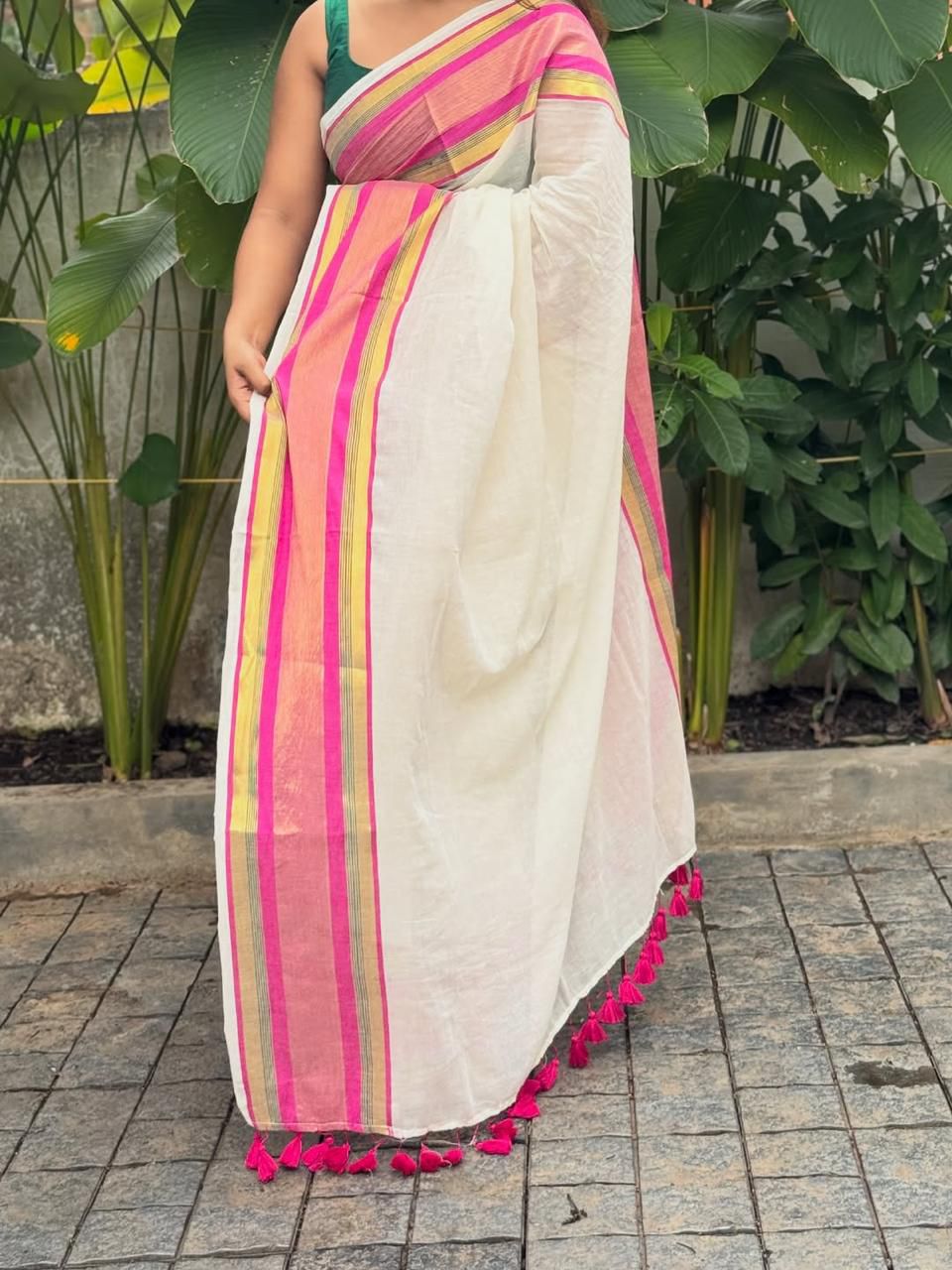 Onam special saree Mulcotton ~white saree purple blue strips Kasav boarder (Copy)