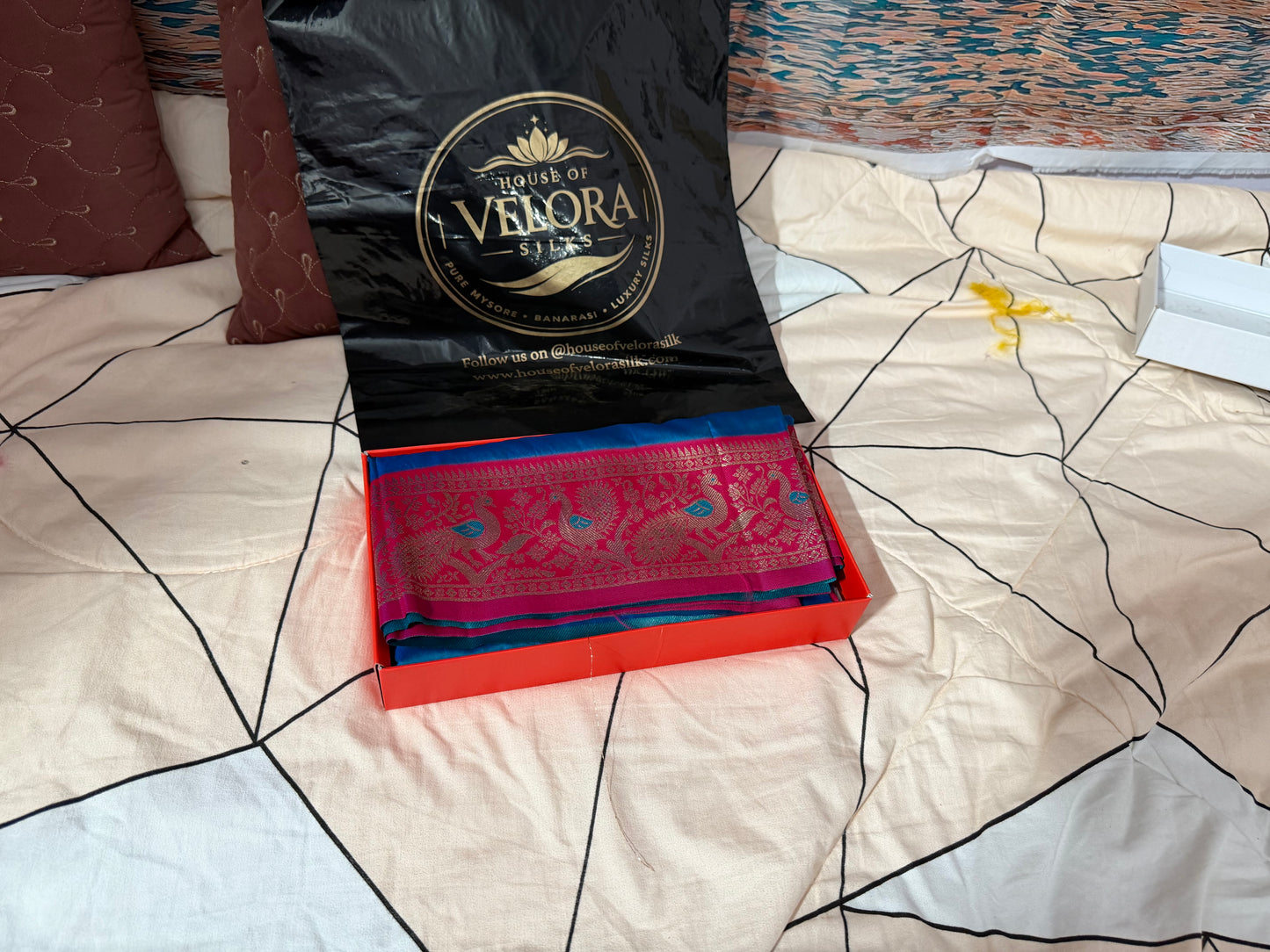“Peshwai silk sarees are inspired by Maharashtra’s royal Peshwa tradition ❤️”-Blue