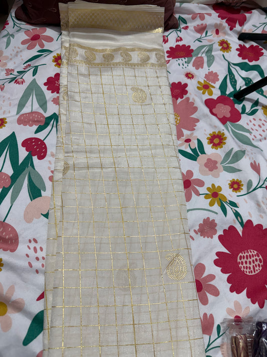 Light gold checks saree onam