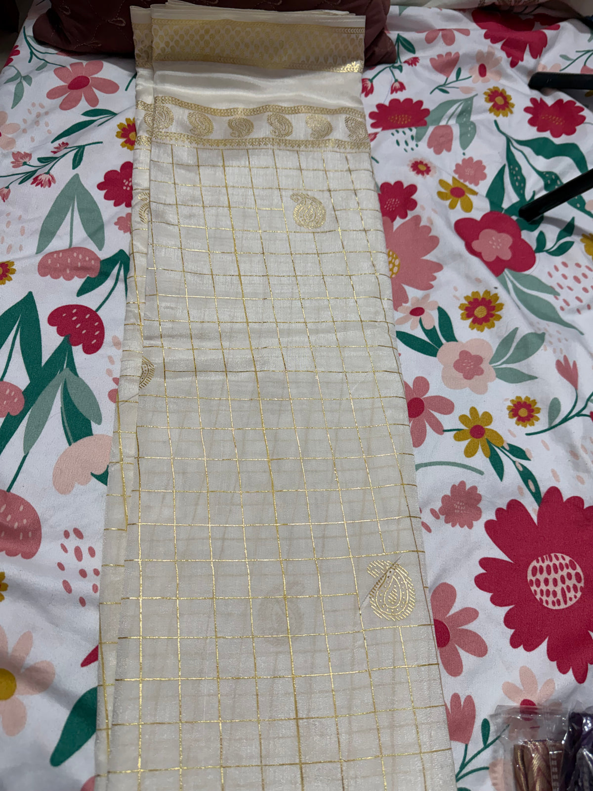 Light gold checks saree onam