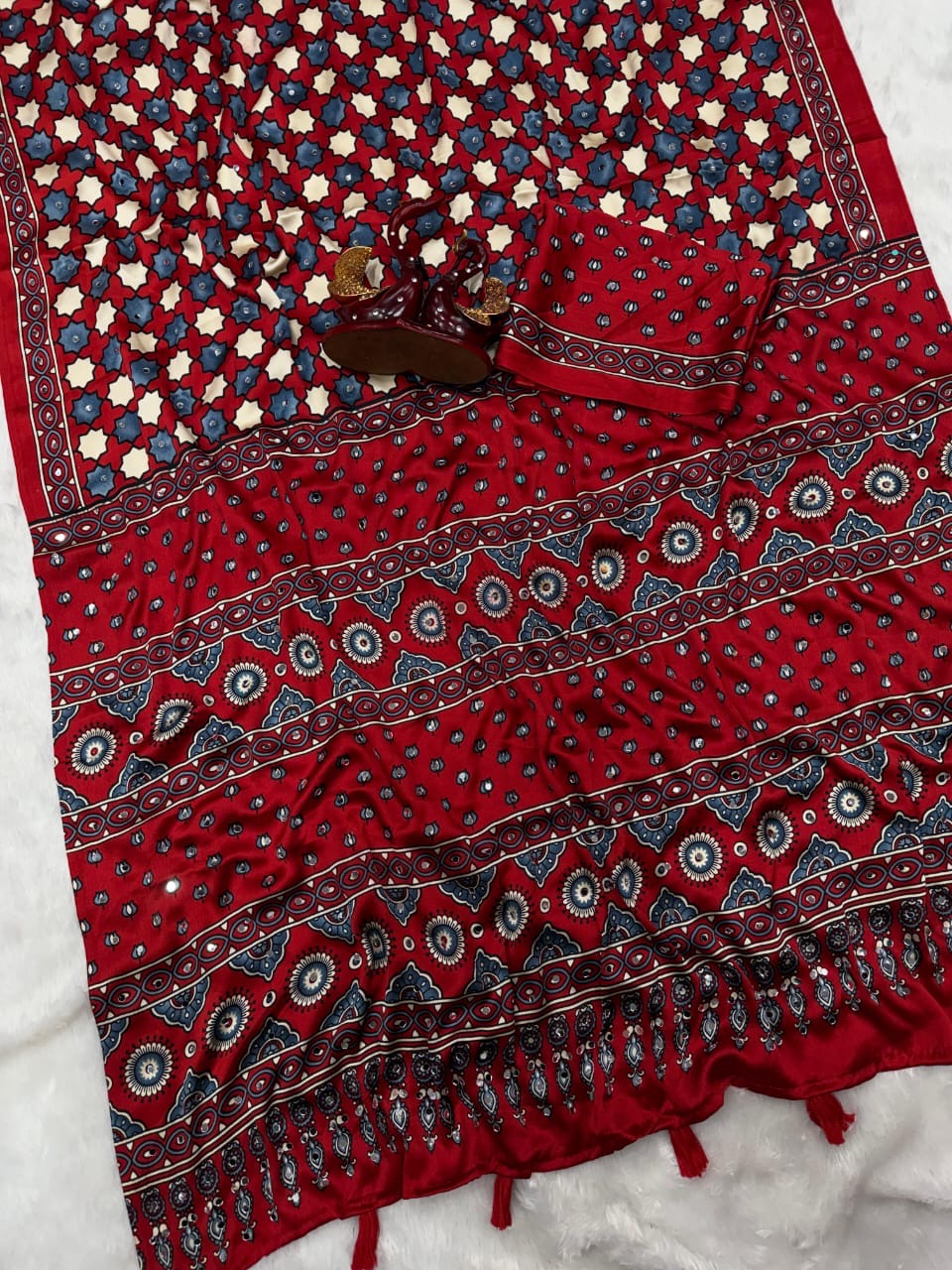Ajrack model Silk with mirror work - red