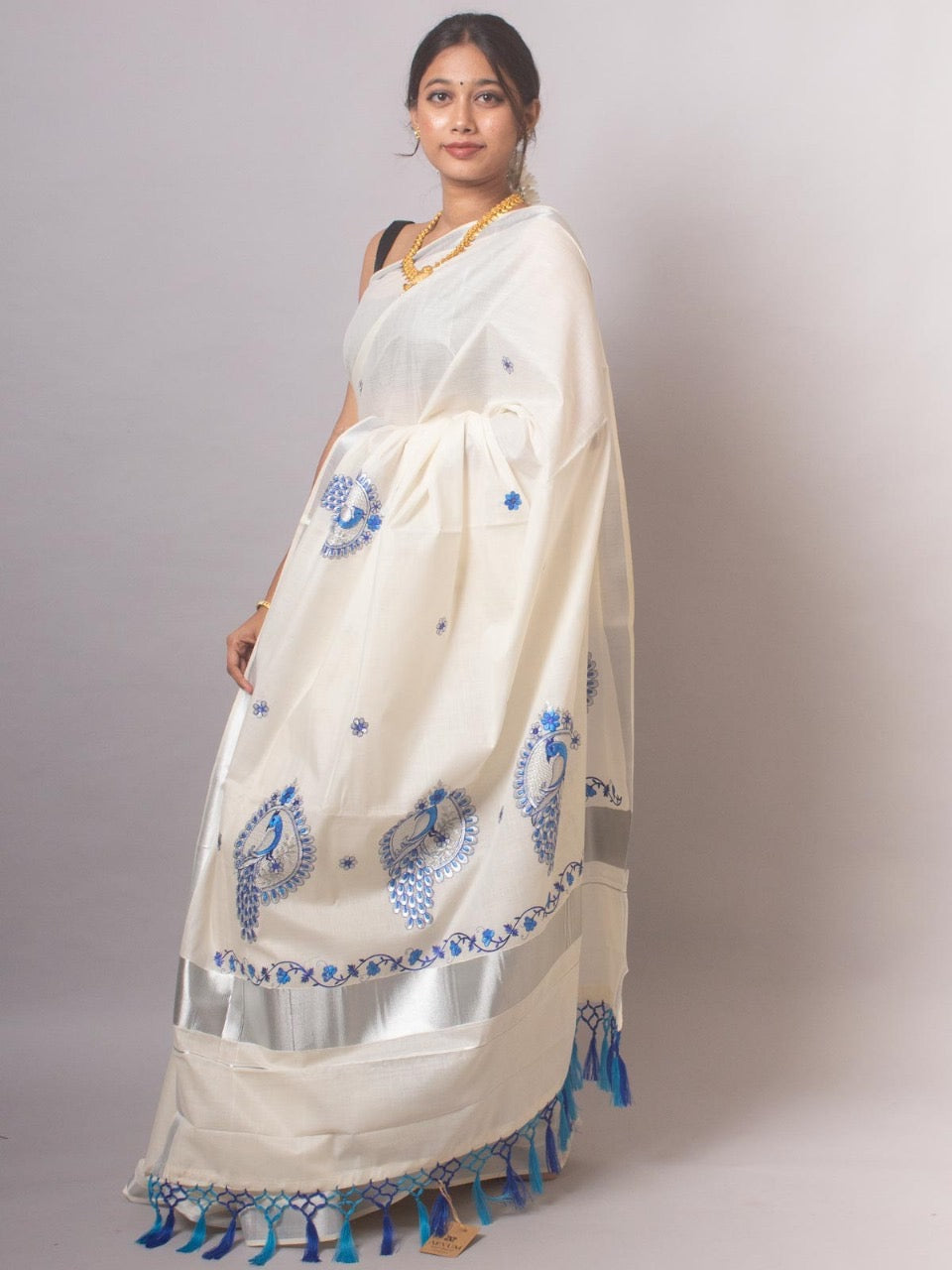 Kerala Cotton with peacock design -silver boarder pecock