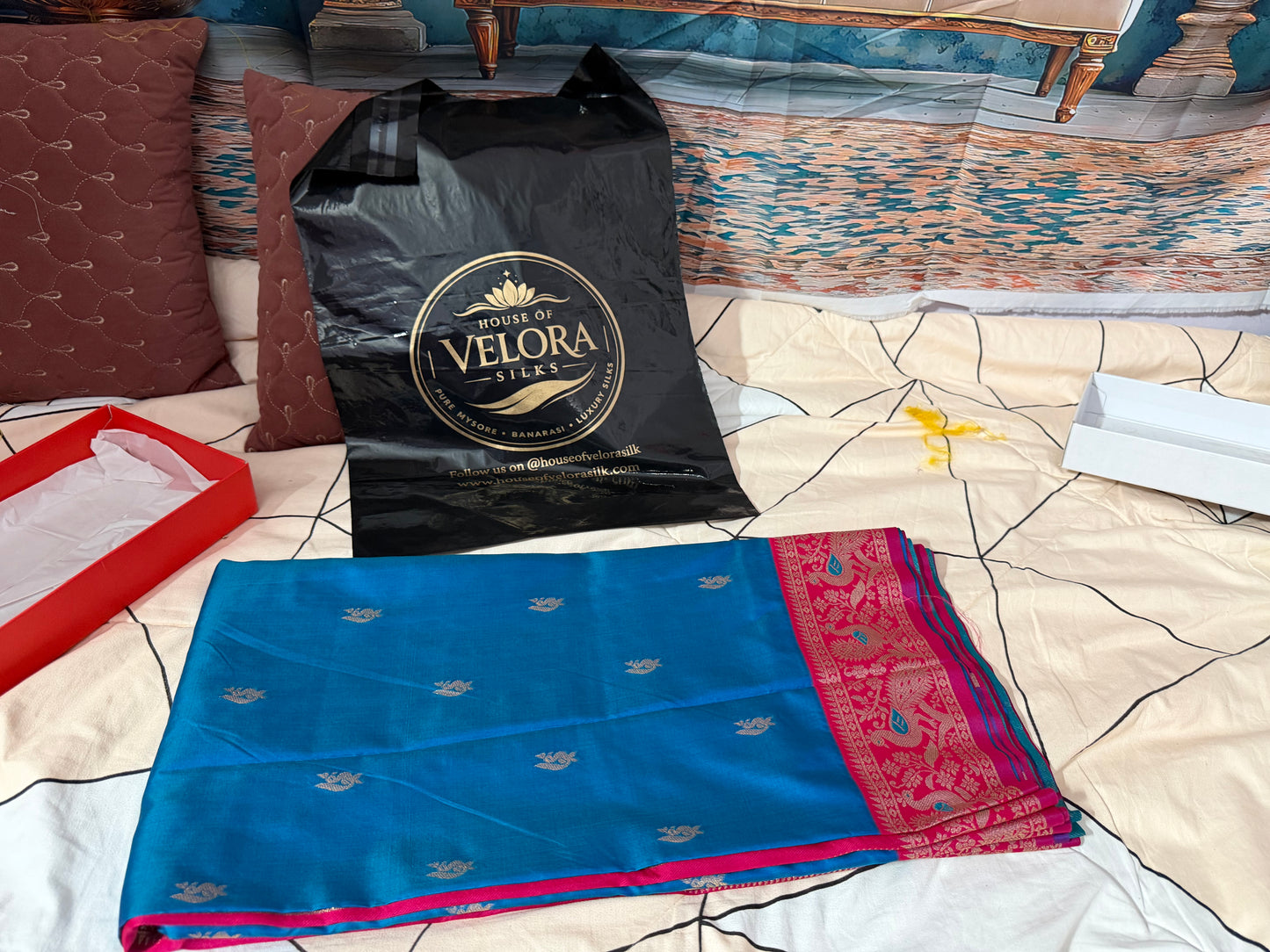 “Peshwai silk sarees are inspired by Maharashtra’s royal Peshwa tradition ❤️”-Blue