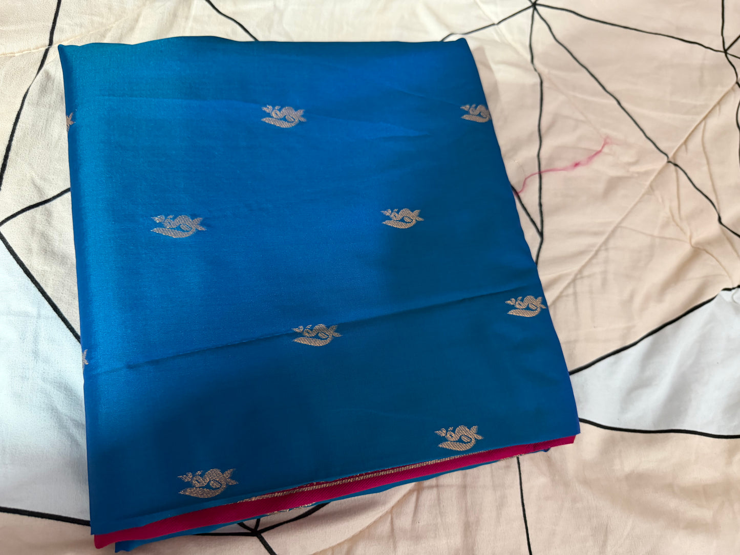 “Peshwai silk sarees are inspired by Maharashtra’s royal Peshwa tradition ❤️”-Blue