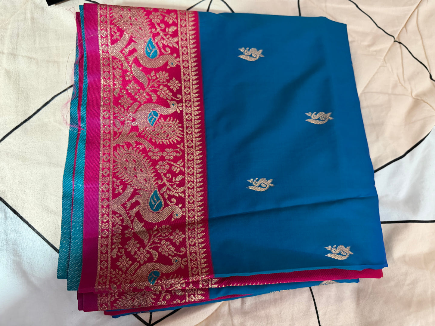 “Peshwai silk sarees are inspired by Maharashtra’s royal Peshwa tradition ❤️”-Blue