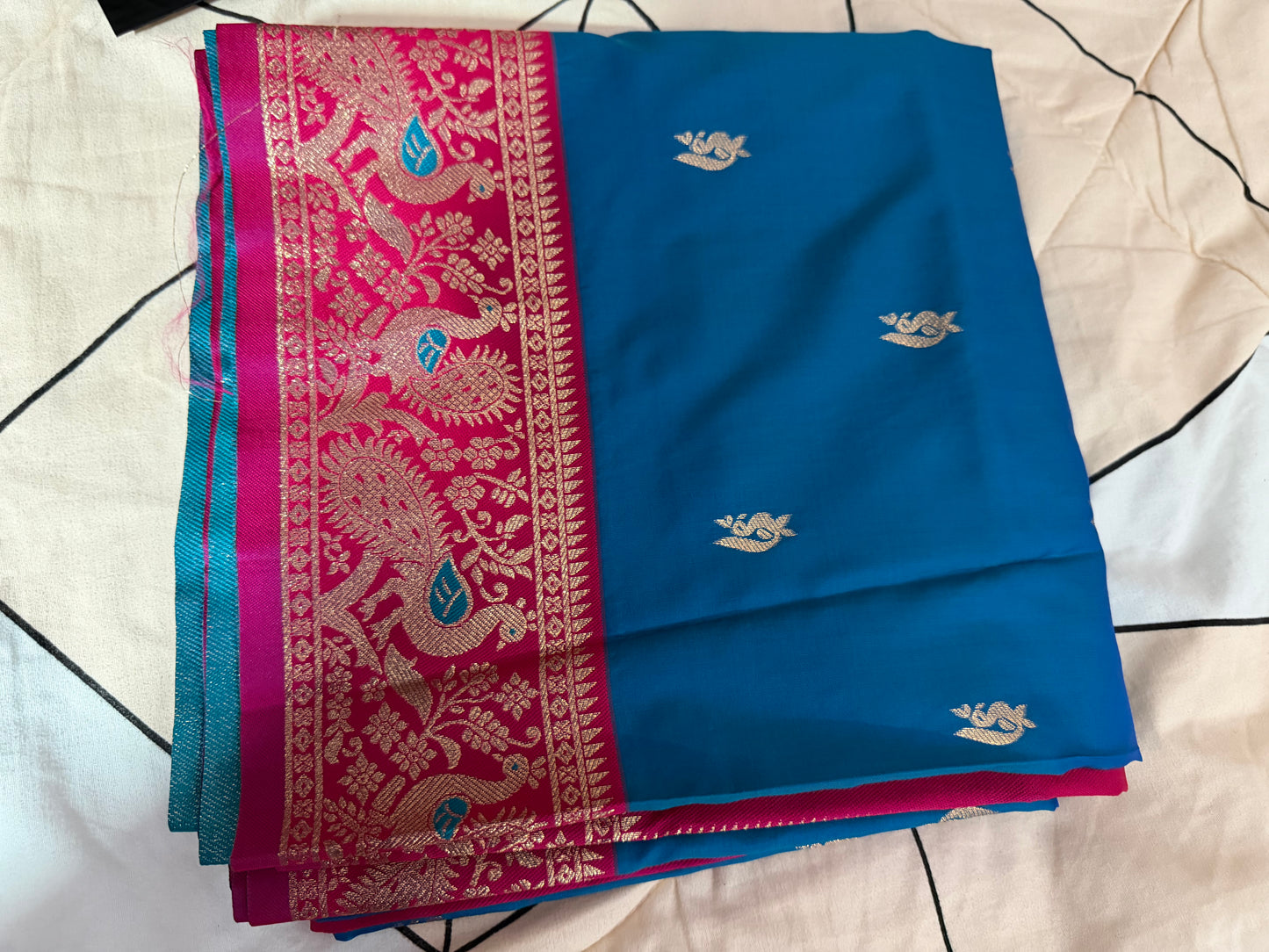 “Peshwai silk sarees are inspired by Maharashtra’s royal Peshwa tradition ❤️”-Blue