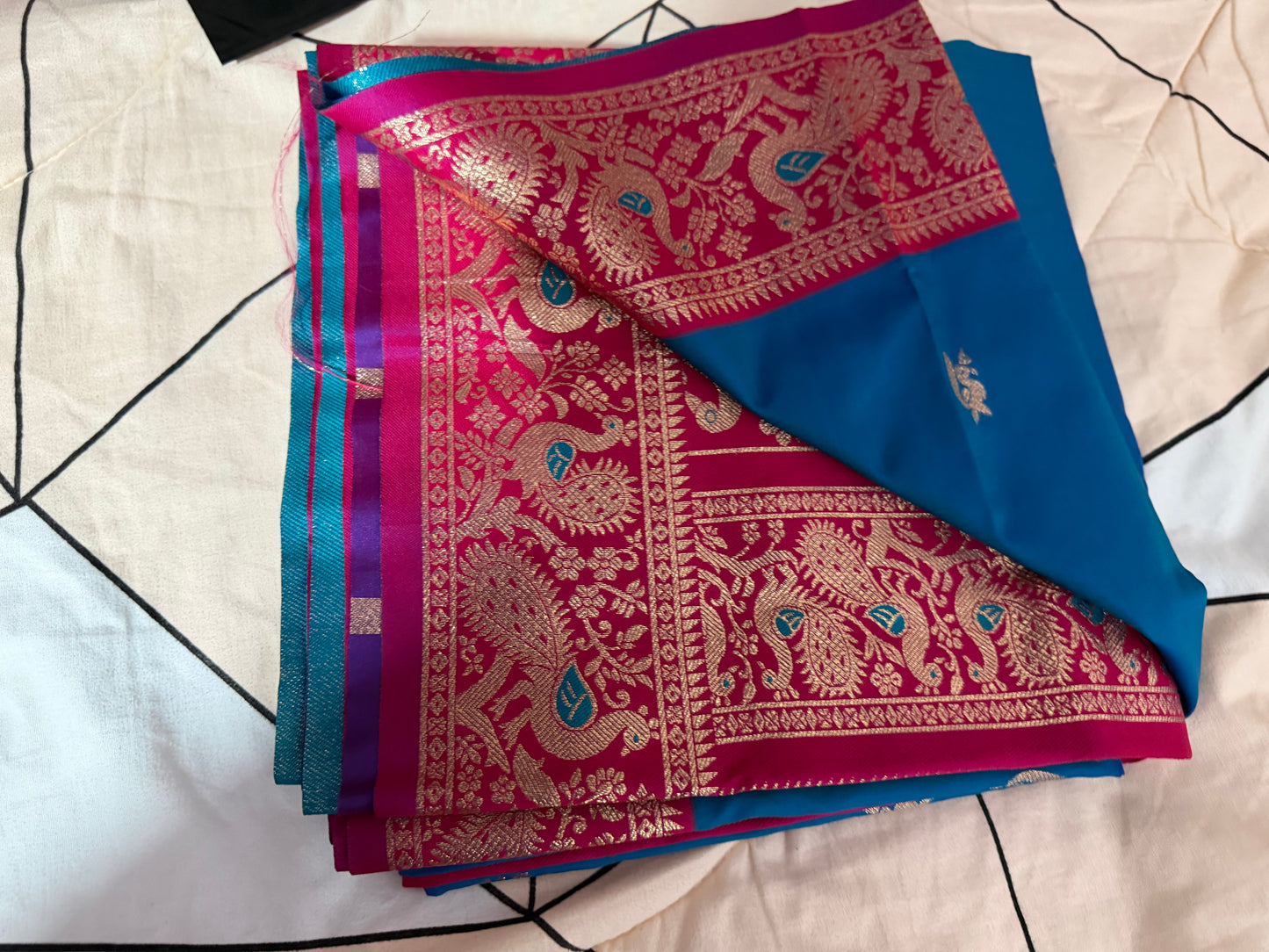 “Peshwai silk sarees are inspired by Maharashtra’s royal Peshwa tradition ❤️”-Blue