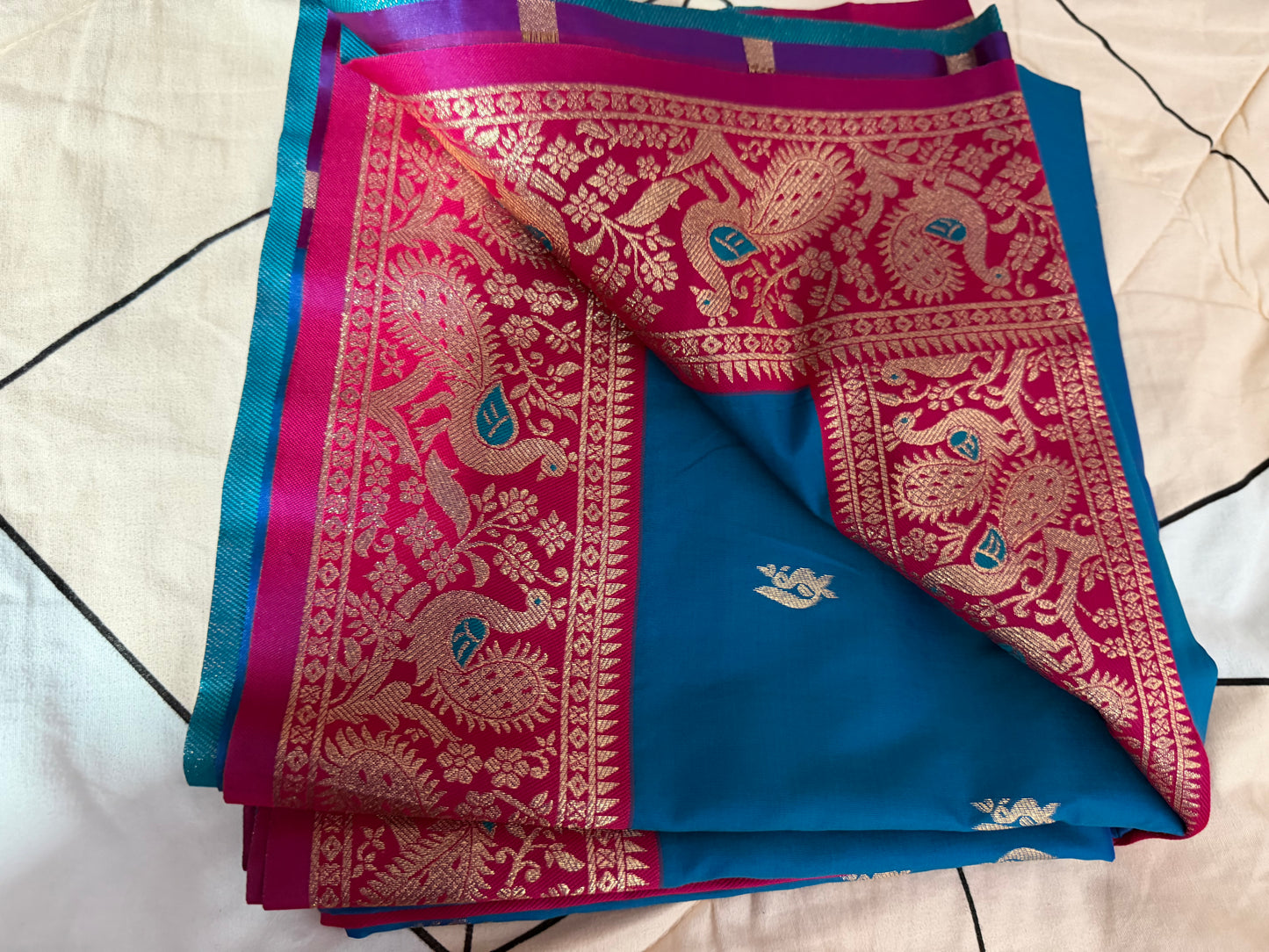 “Peshwai silk sarees are inspired by Maharashtra’s royal Peshwa tradition ❤️”-Blue