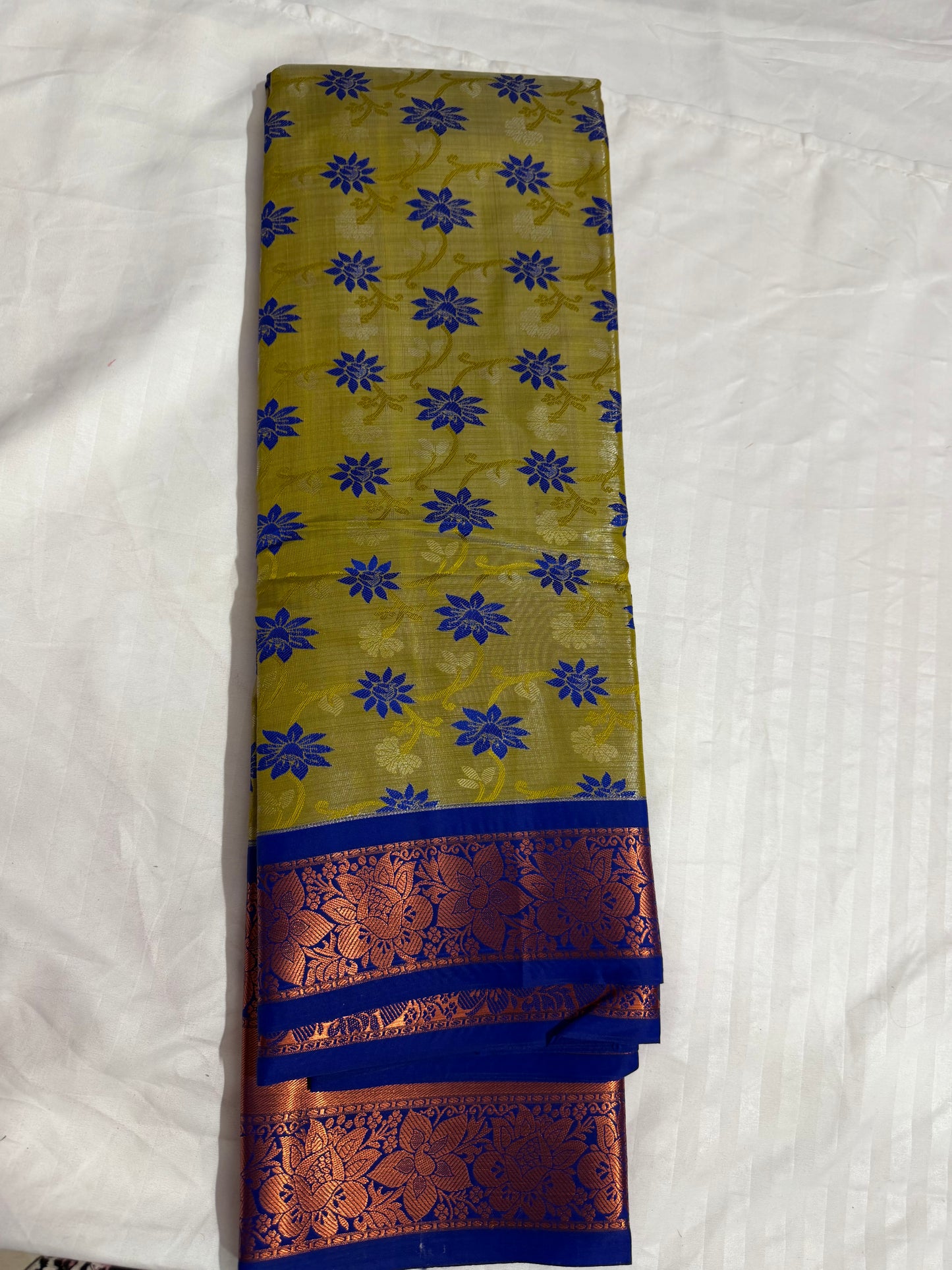 Pattu wedding/ Festival soft Silk Saree for Women- lemon green with copper boarder