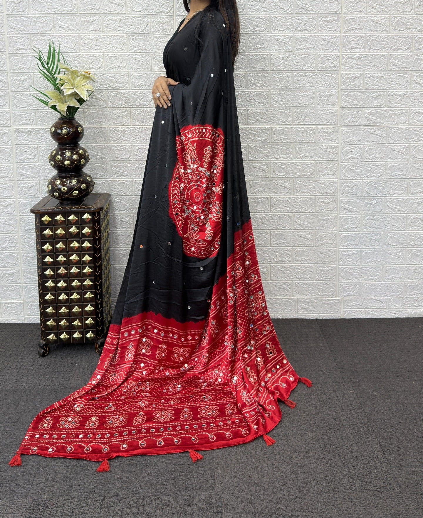 Ajrack model Silk with mirror work - Black