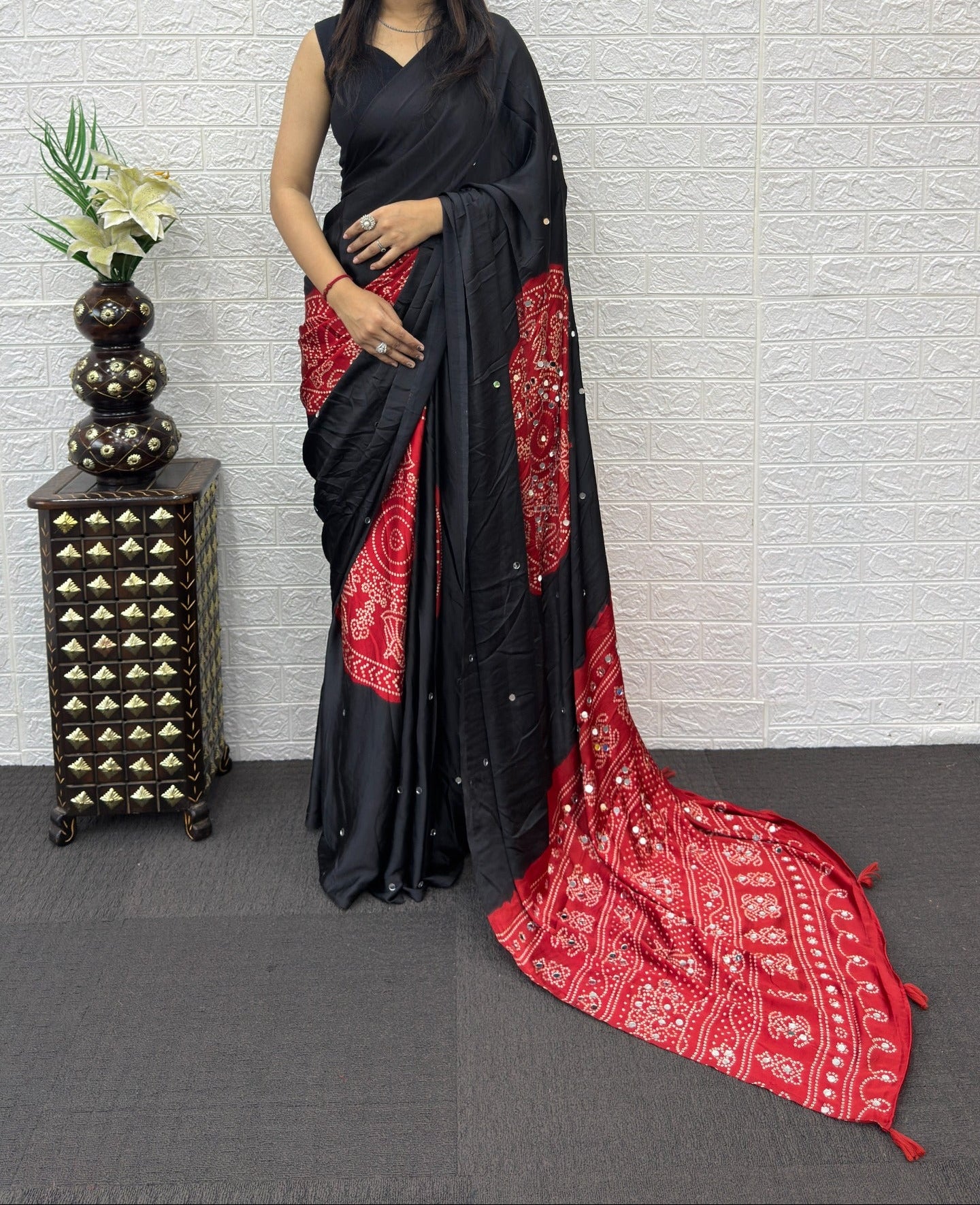 Ajrack model Silk with mirror work - Black
