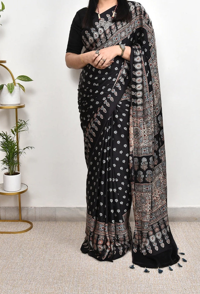 Ajrack model Silk print - black