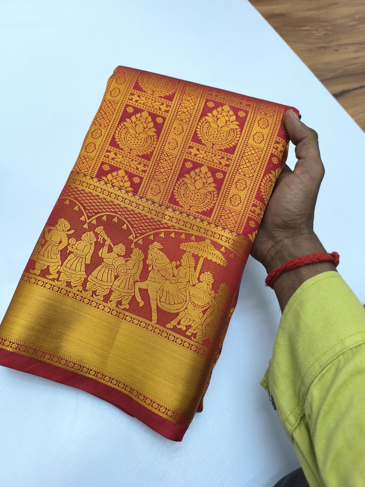 Kanchipuram silk for festival and occasion-red